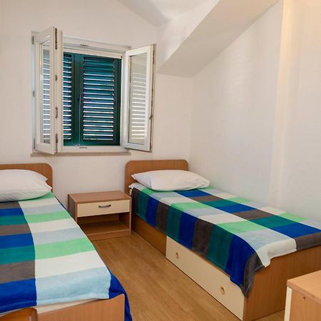 Apartments Jaksic - Zile Supetar Eksteriør billede