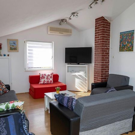 Apartments Jaksic - Zile Supetar Eksteriør billede