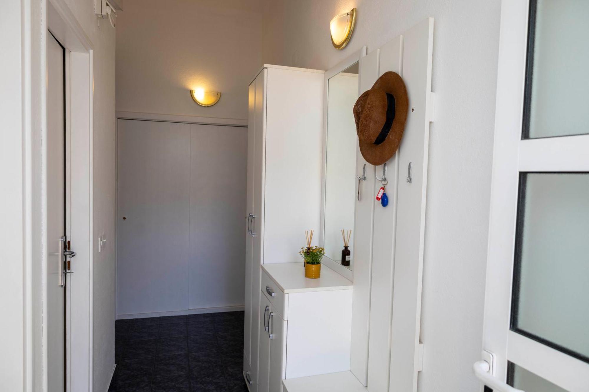 Apartments Jaksic - Zile Supetar Eksteriør billede