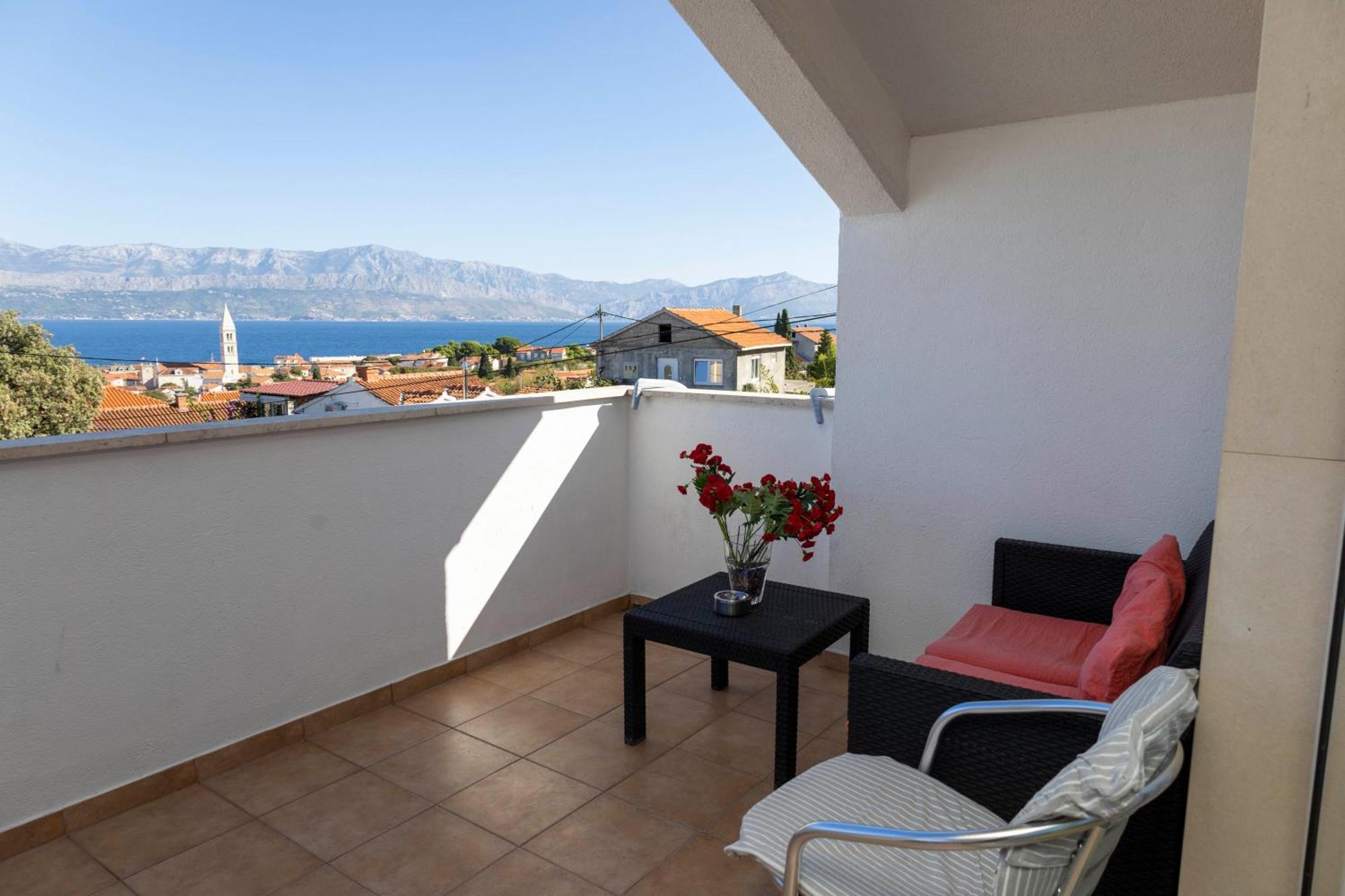 Apartments Jaksic - Zile Supetar Eksteriør billede