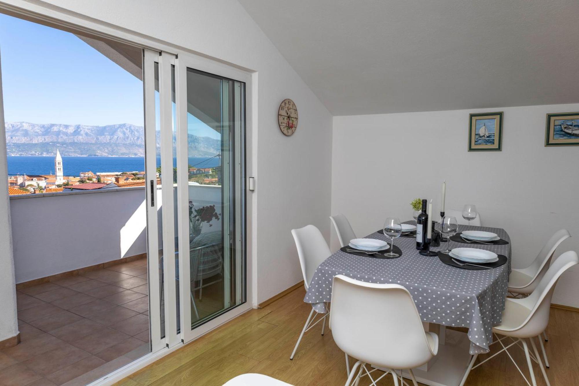 Apartments Jaksic - Zile Supetar Eksteriør billede