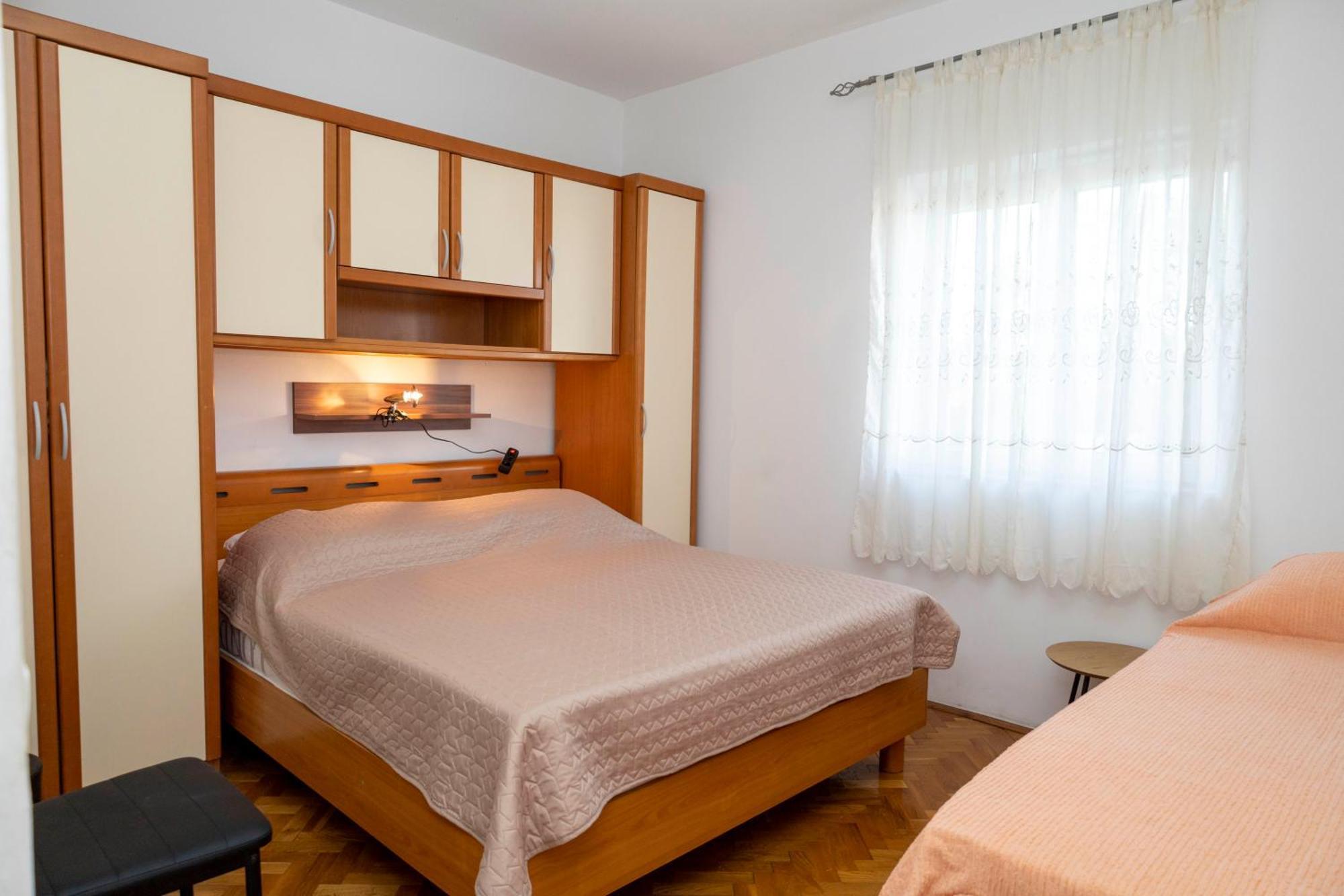 Apartments Jaksic - Zile Supetar Eksteriør billede