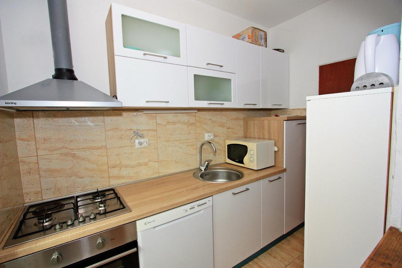 Apartments Jaksic - Zile Supetar Eksteriør billede