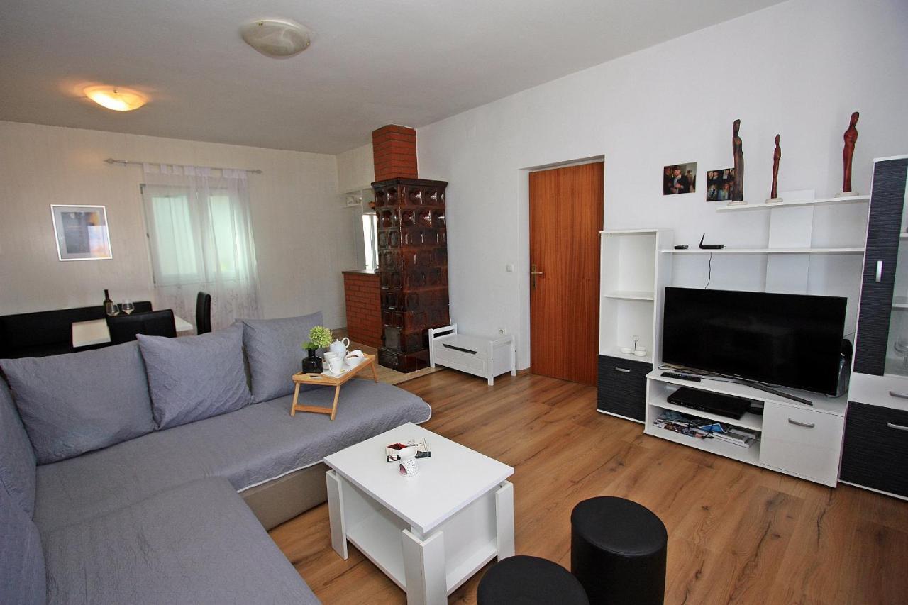 Apartments Jaksic - Zile Supetar Eksteriør billede