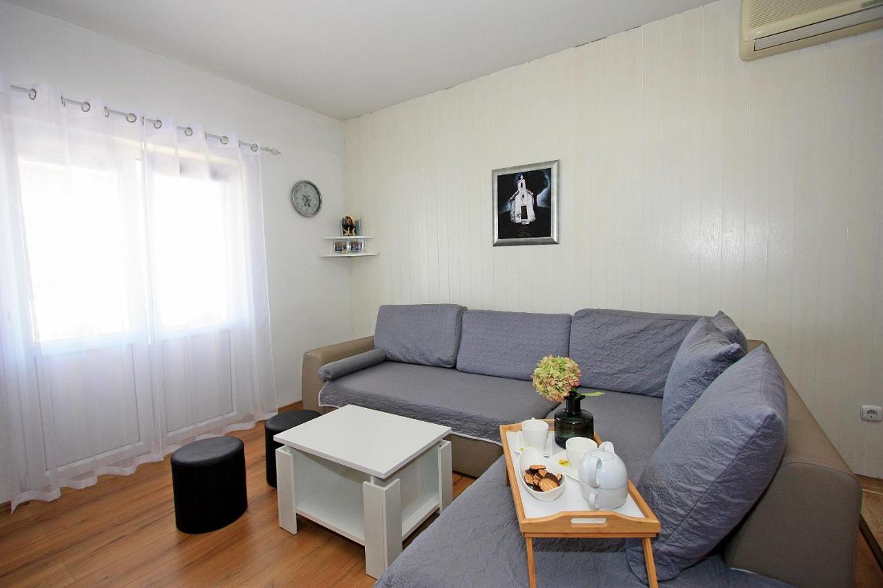 Apartments Jaksic - Zile Supetar Eksteriør billede