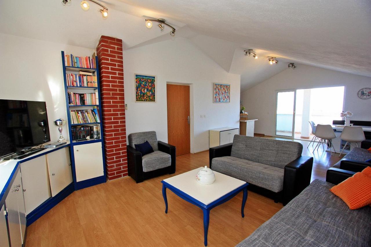 Apartments Jaksic - Zile Supetar Eksteriør billede