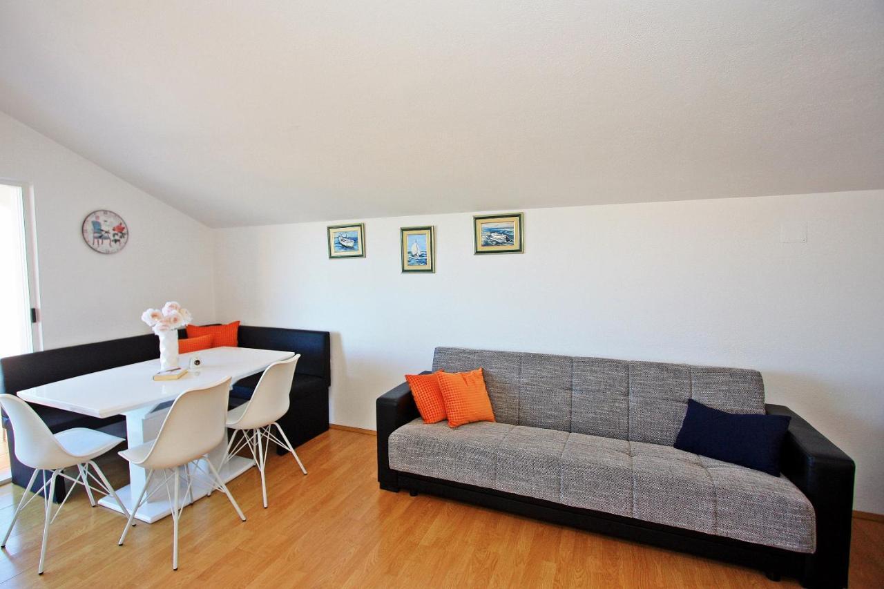 Apartments Jaksic - Zile Supetar Eksteriør billede